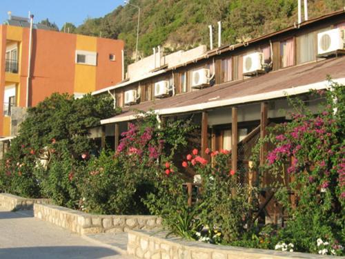 Number One Apart Hotel Karaburun  Exterior photo